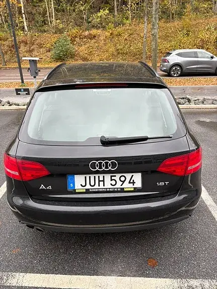 Audi A4 2009 photo 2