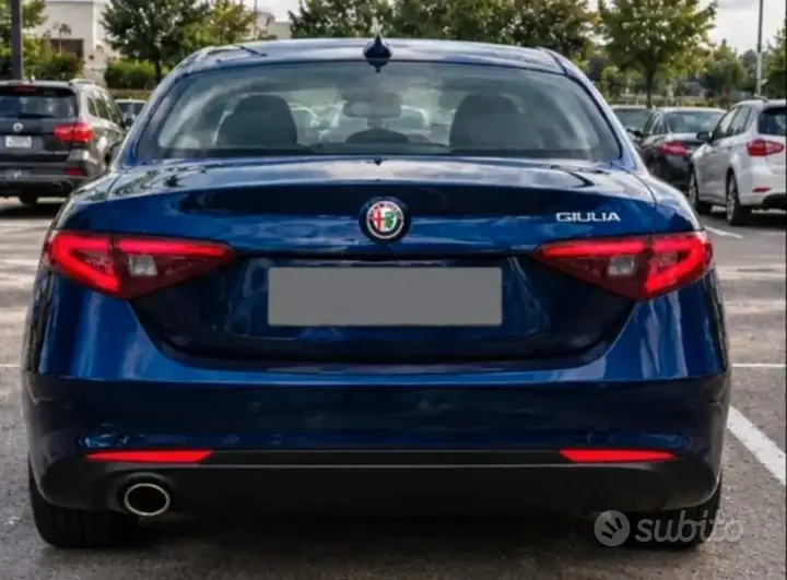 Alfa Romeo Giulia 2017 photo 2