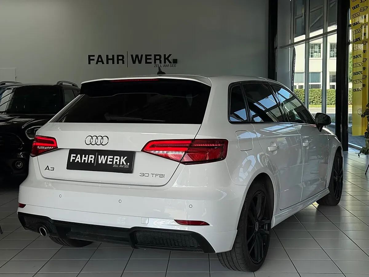 Audi A3 2019 photo 2