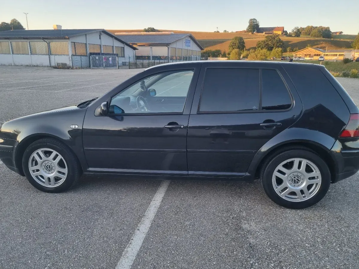 Volkswagen Golf 2001 photo 2