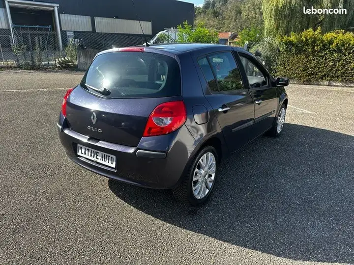 Renault Clio 2009 photo 3