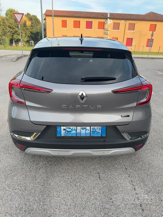 Renault Captur 2023 photo 4