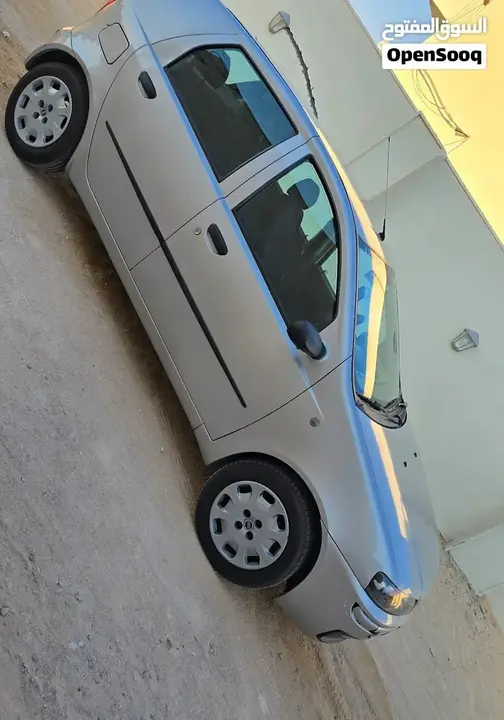 Fiat Punto 2001 photo 2