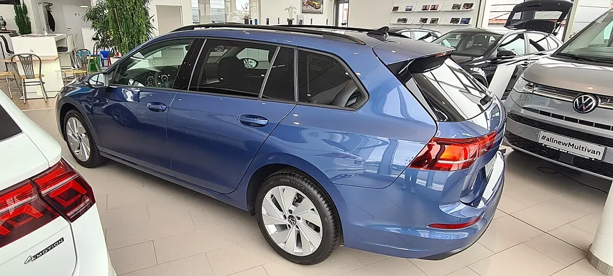 Volkswagen Golf 2024 photo 3