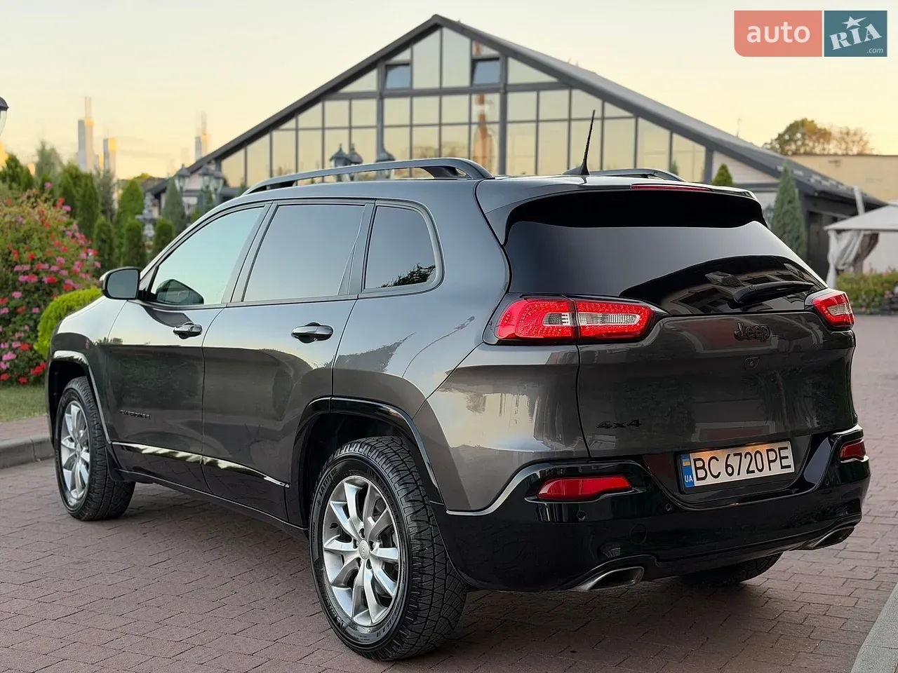 Jeep Cherokee 2017 photo 2