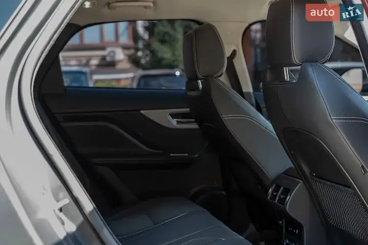 Jaguar F-Pace 2016 photo 5