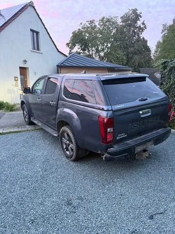Isuzu M