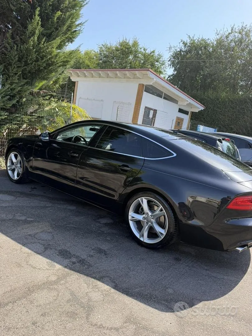 Audi A7 2011 photo 2