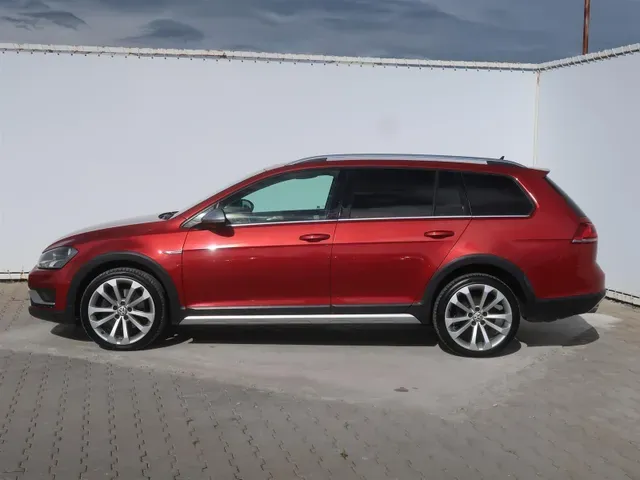 Volkswagen Golf Variant 2016 photo 2