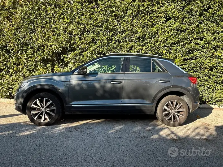 Volkswagen T-Roc 2019 photo 2