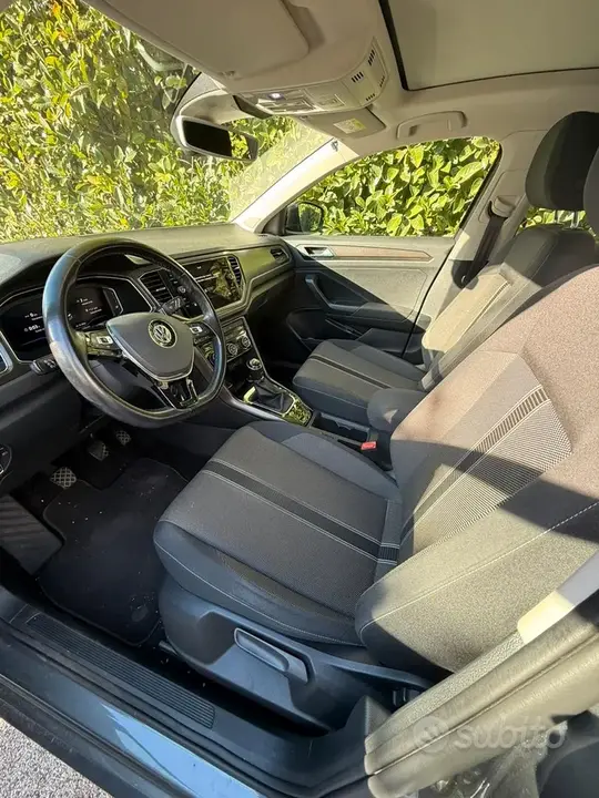 Volkswagen T-Roc 2019 photo 5