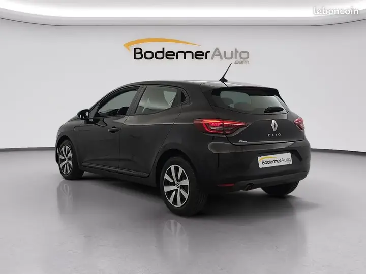 Renault Clio 2022 photo 3
