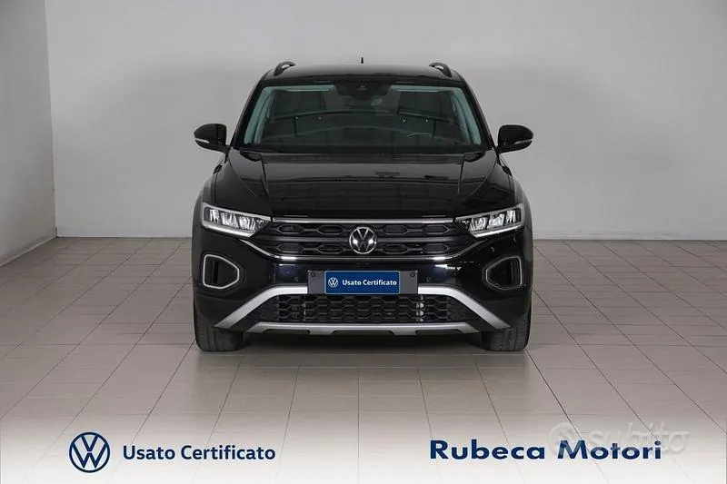 Volkswagen T-Roc 2023 photo 2