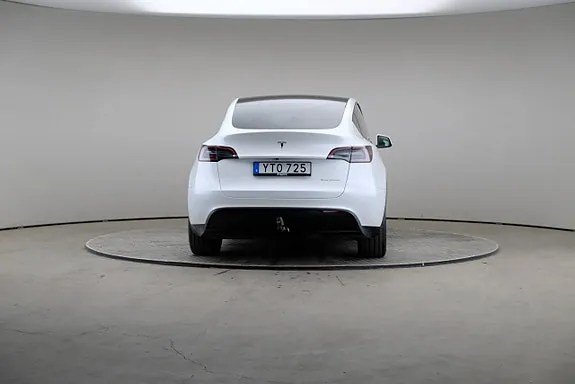 Tesla Model Y 2023 photo 2