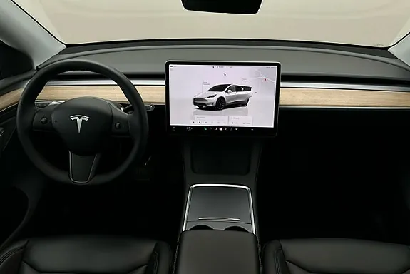 Tesla Model Y 2023 photo 3