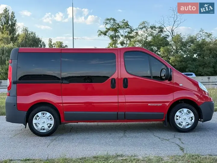 Renault Trafic 2012 photo 5