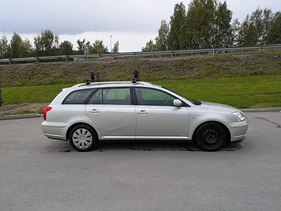 Toyota Avensis 2005 photo 4