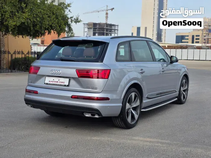 Audi Q7 2018 photo 2