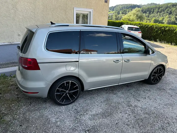 Volkswagen Sharan 2011 photo 3