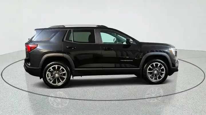 GMC Terrain 2027 photo 2