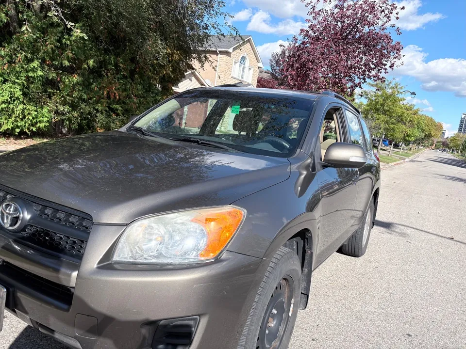 Toyota Rav4 2011 photo 2