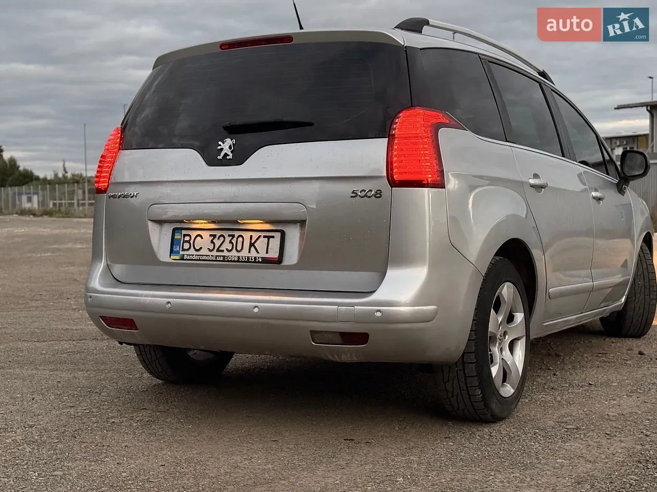 Peugeot 5008 2010 photo 5