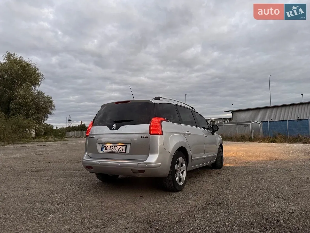Peugeot 5008 2010 photo 4