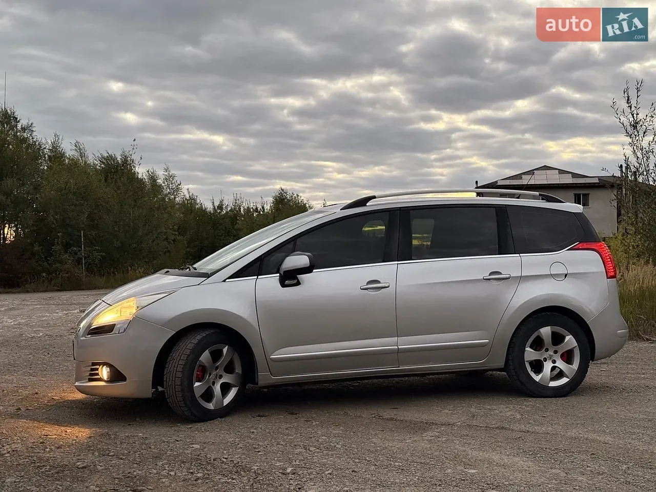 Peugeot 5008 2010 photo 2