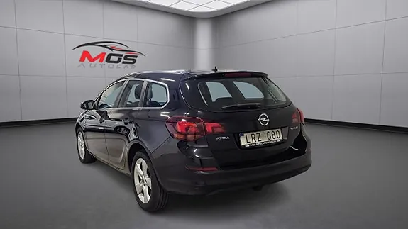 Opel Astra 2011 photo 4