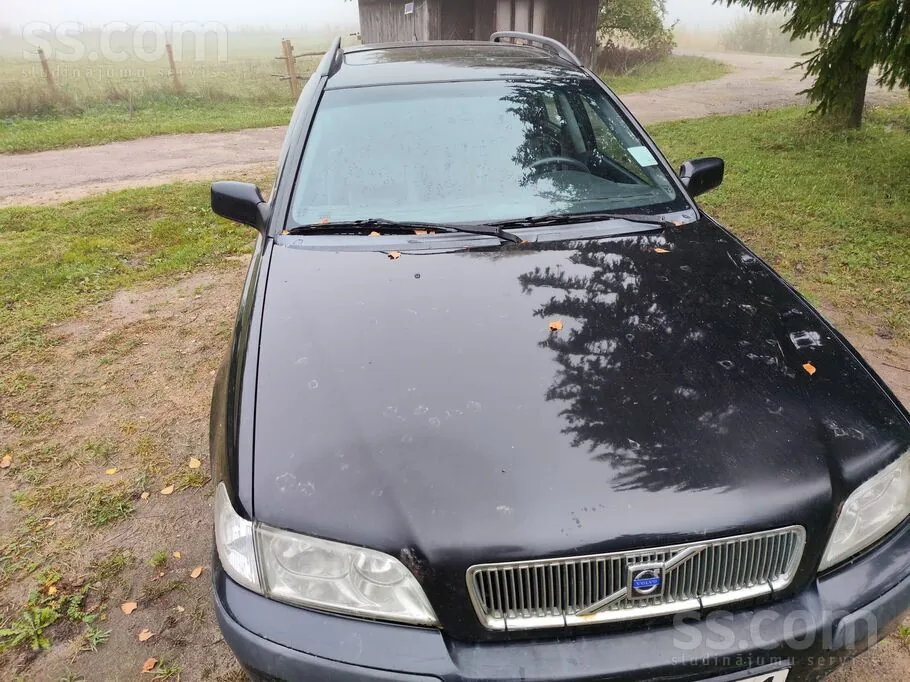 Volvo V40 2001 photo 2