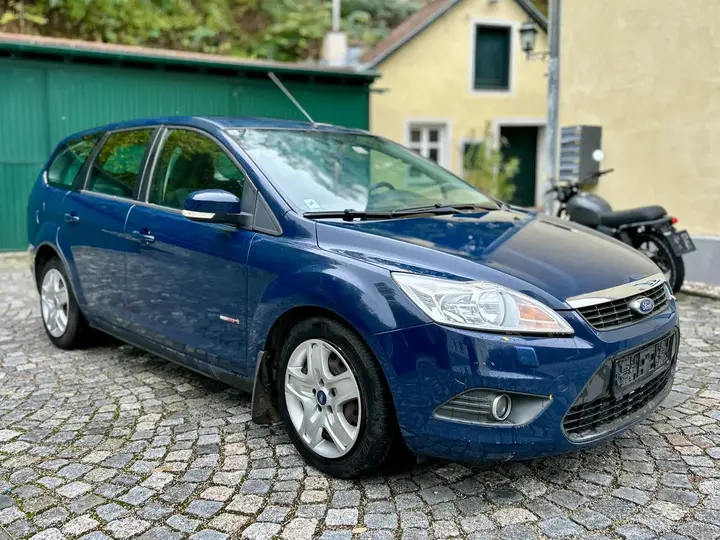 Ford Focus 2010 photo 2