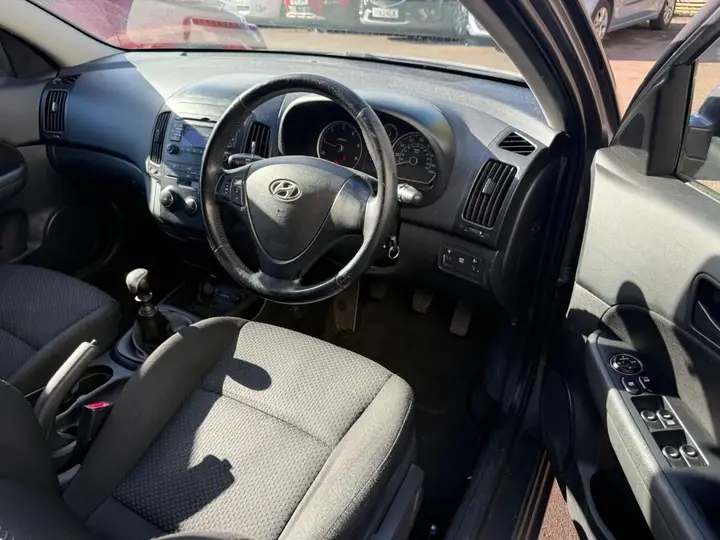 Hyundai I30 2010 photo 2