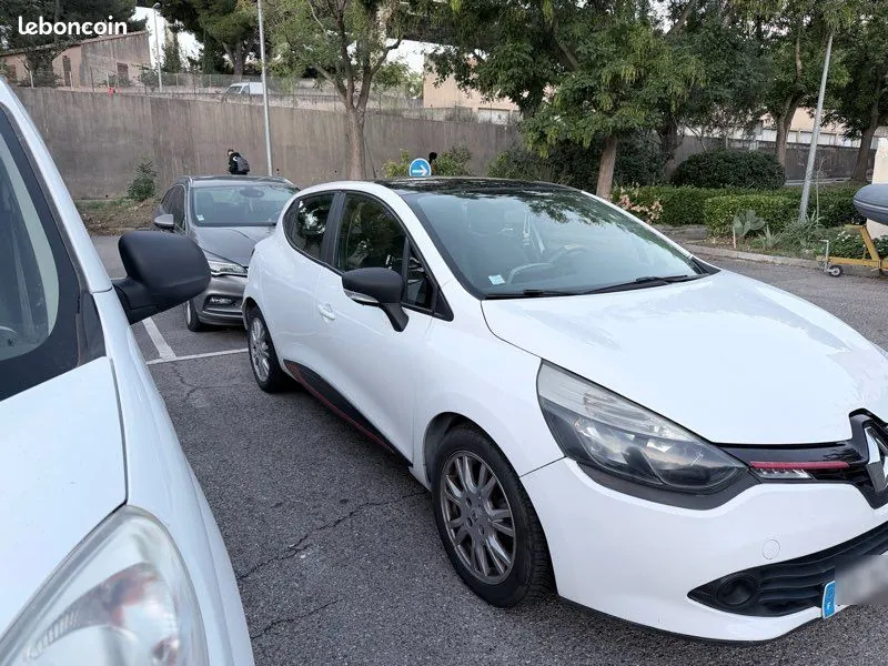 Renault Clio 2016 photo 2