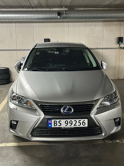Lexus Ct200H 2014 photo 2