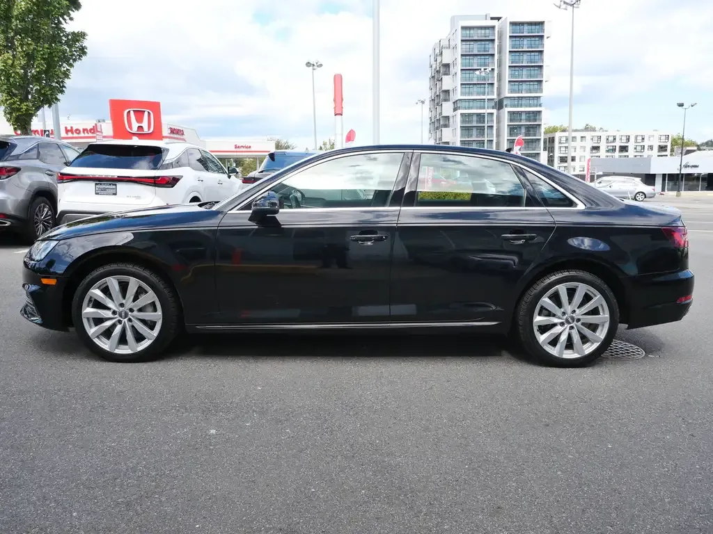 Audi A4 2018 photo 4