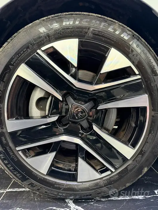 Peugeot 208 2025 photo 4