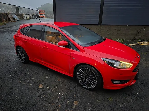 Ford Focus 2017 photo 2