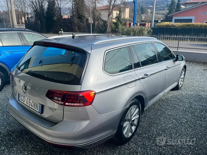 Volkswagen Passat 2021 photo 5