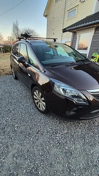 Opel Zafira Tourer 2013 photo 2
