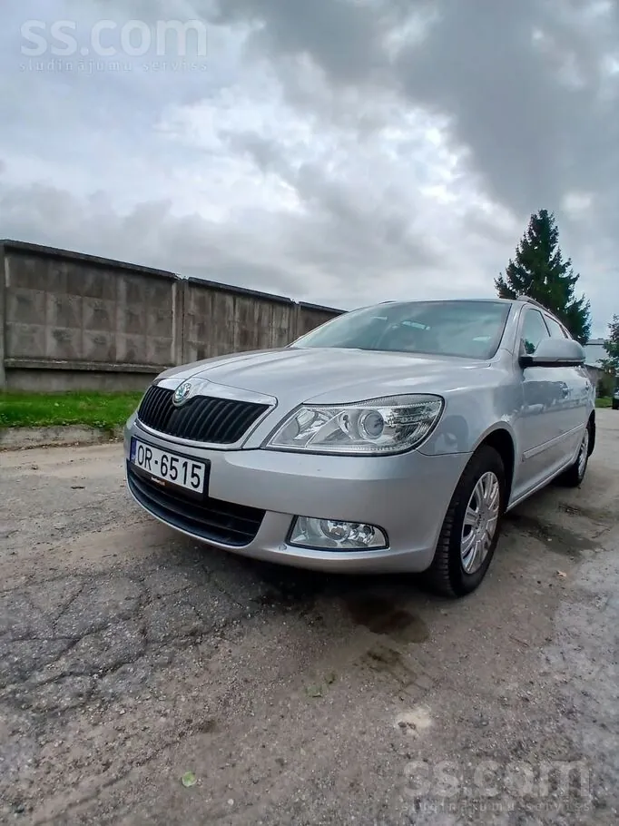 Skoda Octavia 2012 photo 2