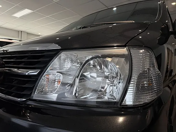 Toyota Hiace 2011 photo 5