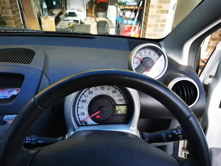 Peugeot 107 2010 photo 2