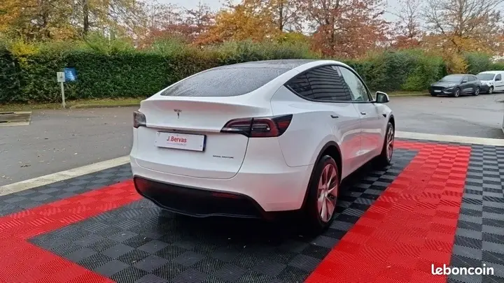 Tesla Model Y 2022 photo 4