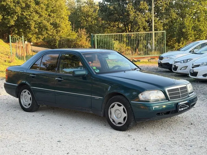 Mercedes-Benz C180