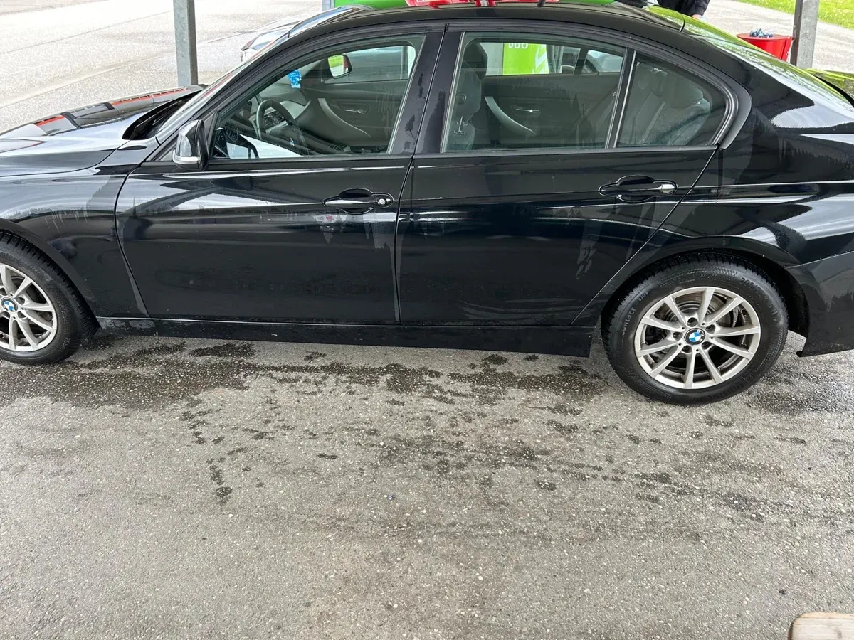 BMW 3 Series 2013 photo 3