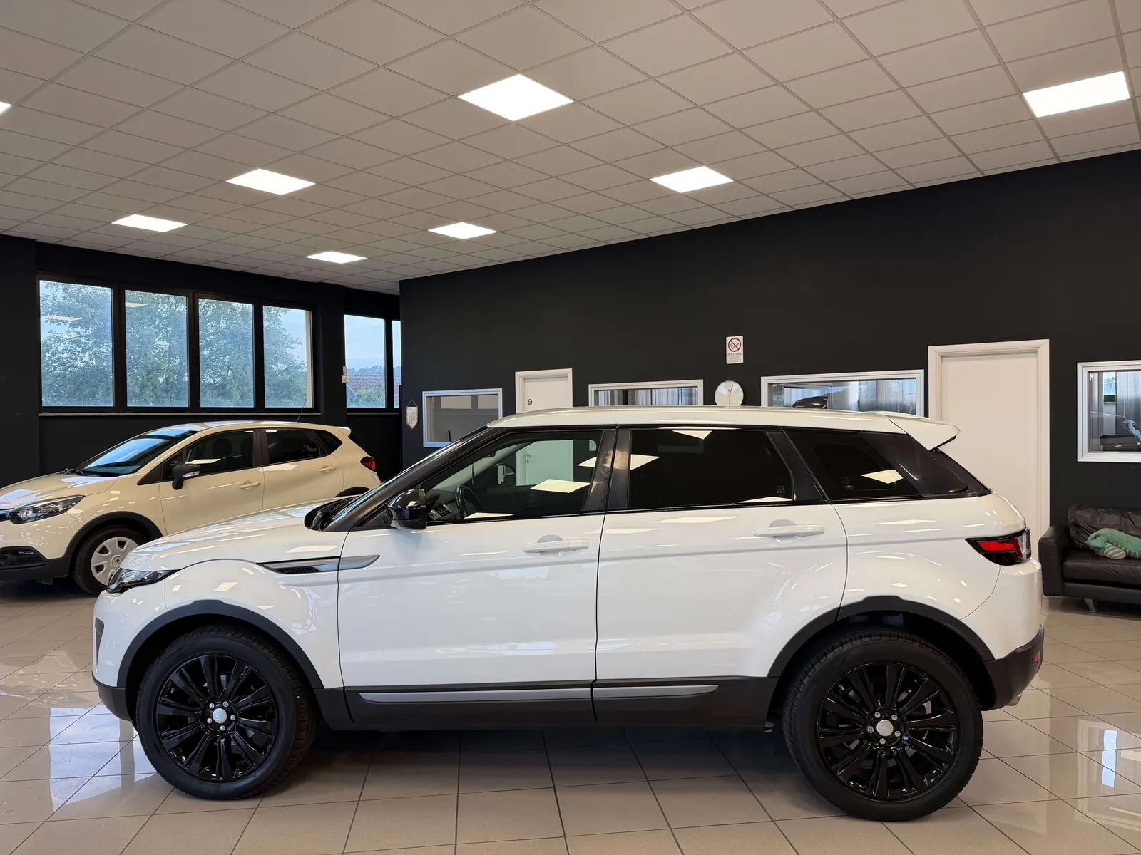 Land Rover Range Rover Evoque 2018 photo 5