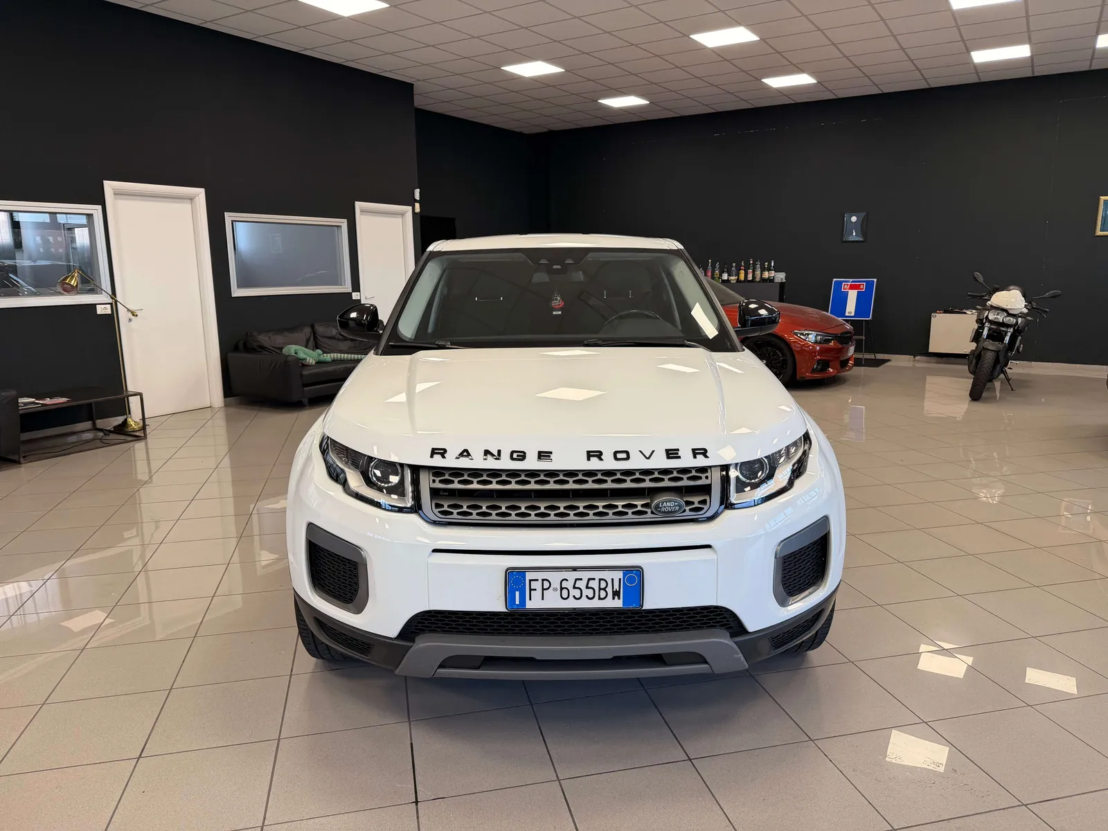 Land Rover Range Rover Evoque 2018 photo 2