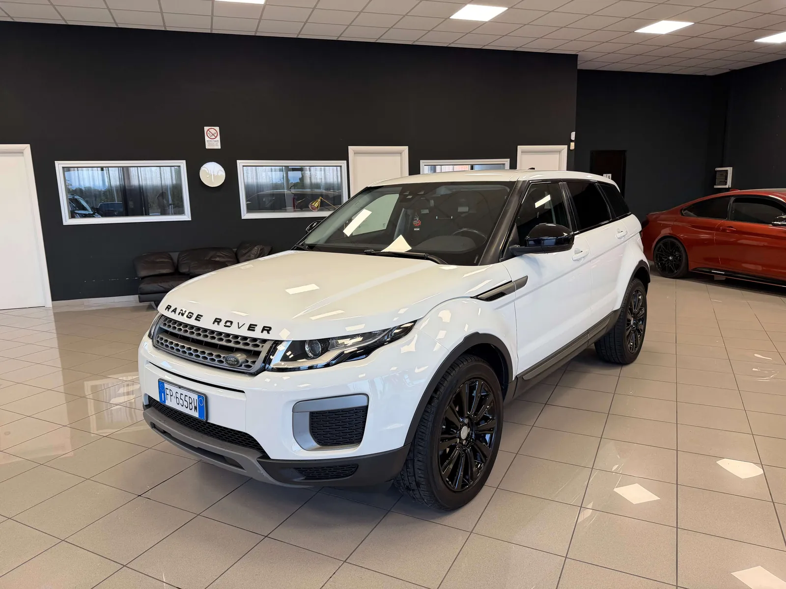 Land Rover Range Rover Evoque 2018 photo 3