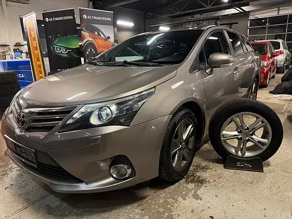 Toyota Avensis 2015 photo 3