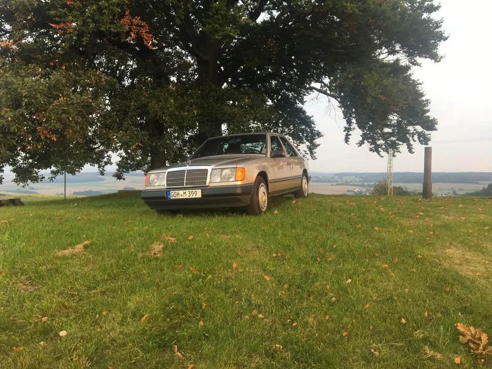 Mercedes-Benz W124